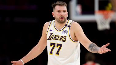 握显得愈发 握显得愈发